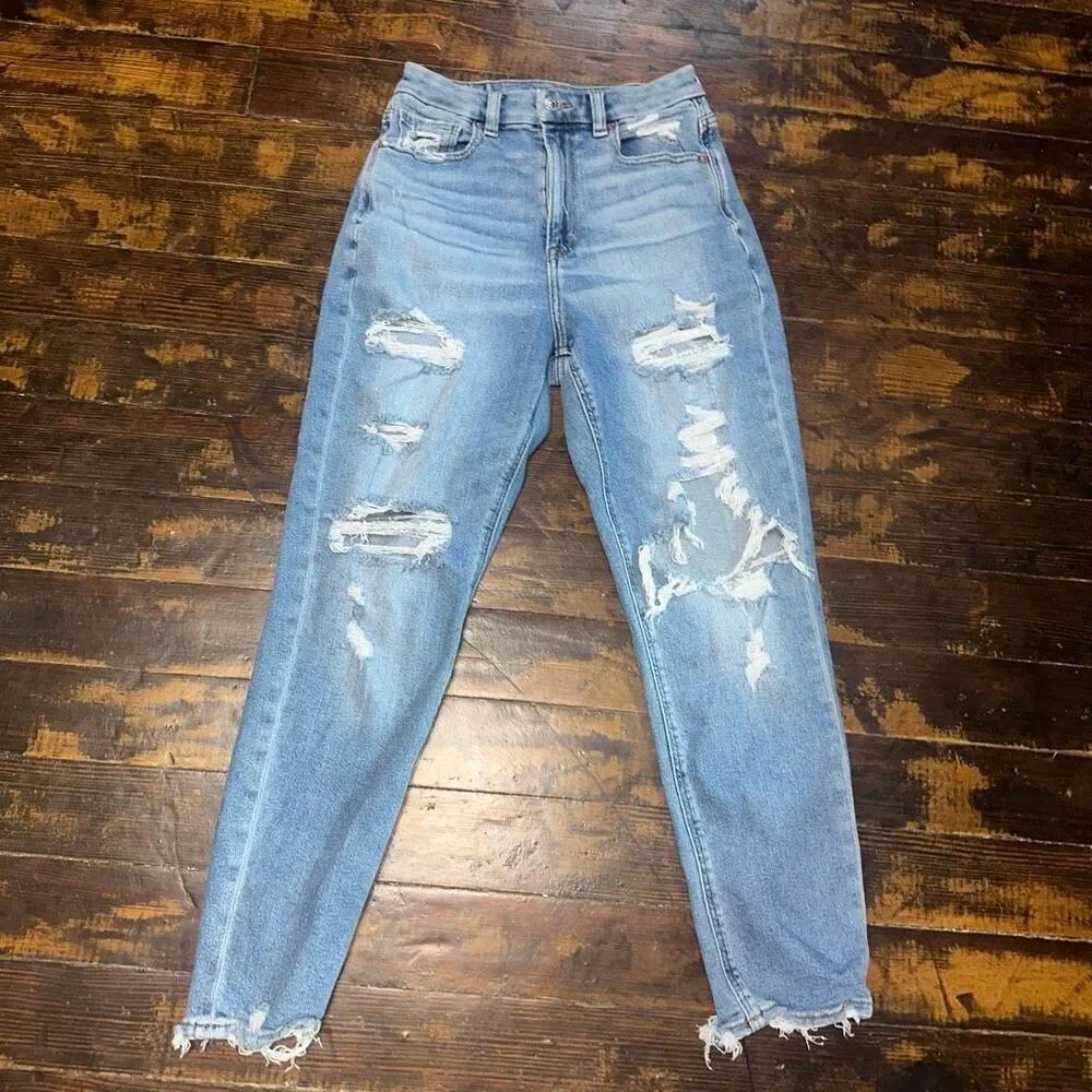 American Eagle destroyed 2 curvy Mom normcore stretchy jeans